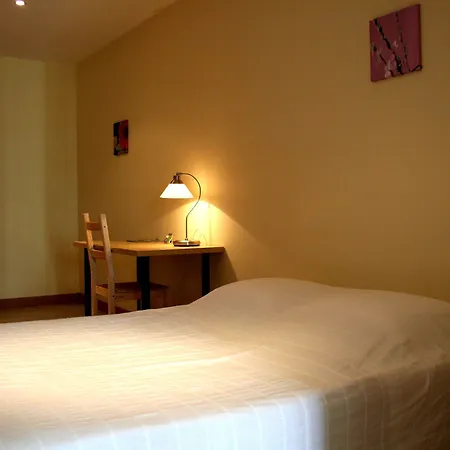 Hotel In Jungle 2*