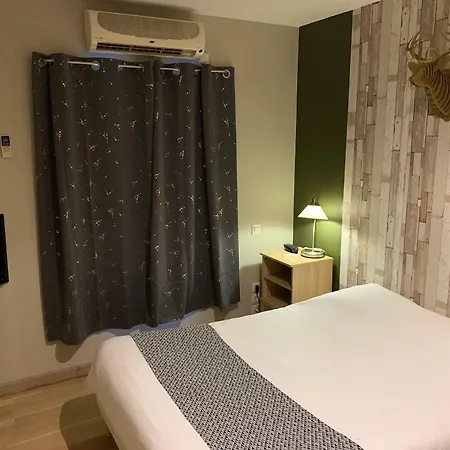 In Jungle Hotel