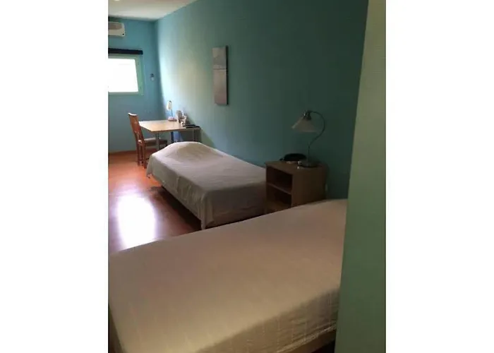 In Jungle Hotel 2*