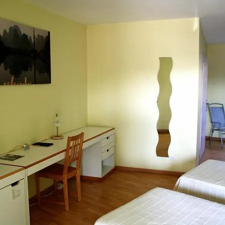 Hotel In Jungle 2*